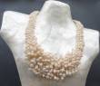Collier "Tocata",  Pierres fines blanches opalisées