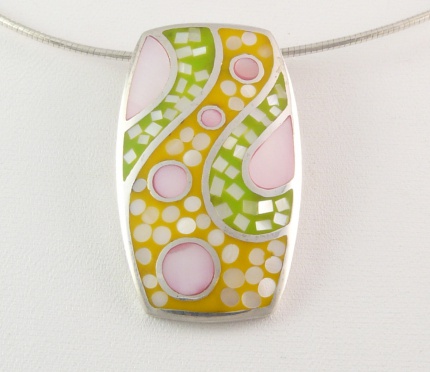 Pendentif "Gaudi-2" en Argent, Email & Nacre blanche